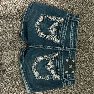 Miss Me shorts - size 27